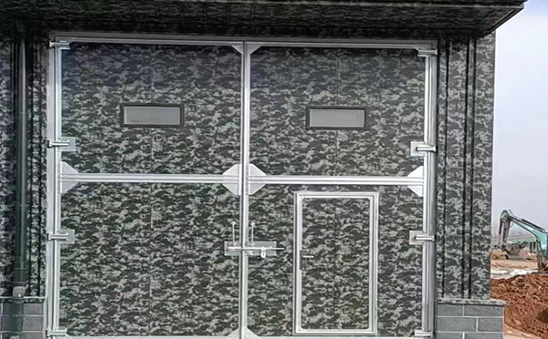 伊吾工业平开门