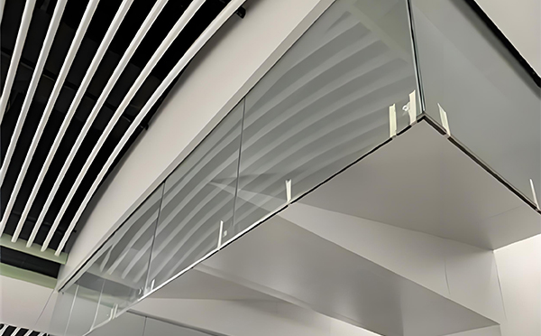 伊吾玻璃挡烟垂壁