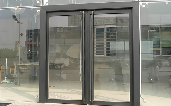 伊吾玻璃地弹门