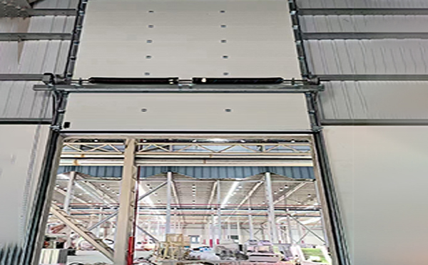 伊吾工业提升门