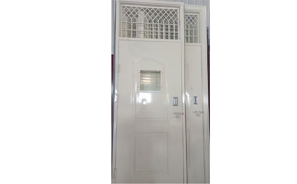 伊吾学校教室门