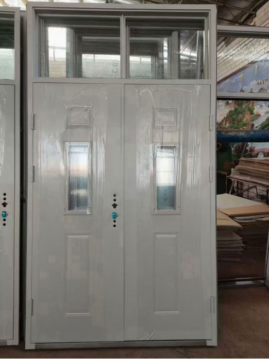 伊吾学校教室门