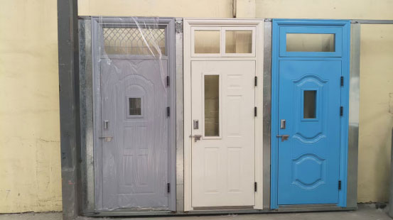 伊吾学校教室门 伊吾学校教室门