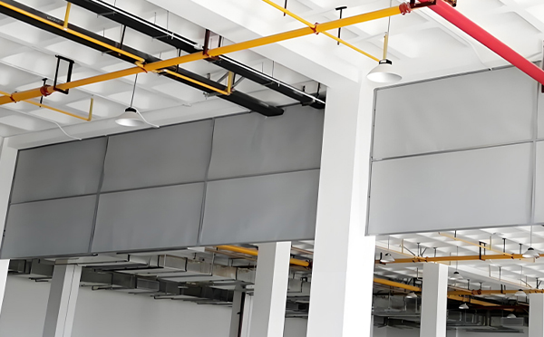 商场防烟分区常闭节点：伊吾挡烟垂壁高度与控制器接线图解