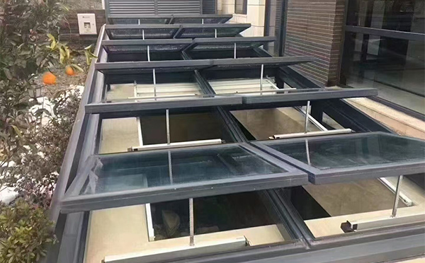 某轨道交通车辆维修车间伊吾排烟窗应用