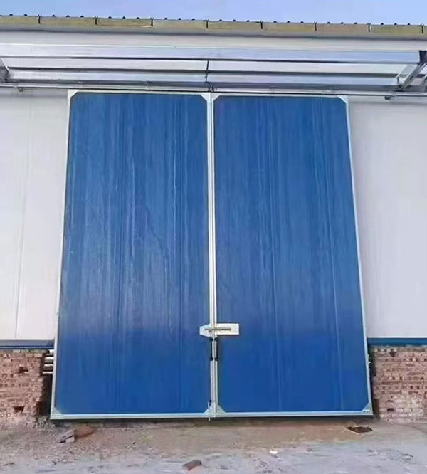 伊吾工业门在大型仓储物流通道中的应用实例