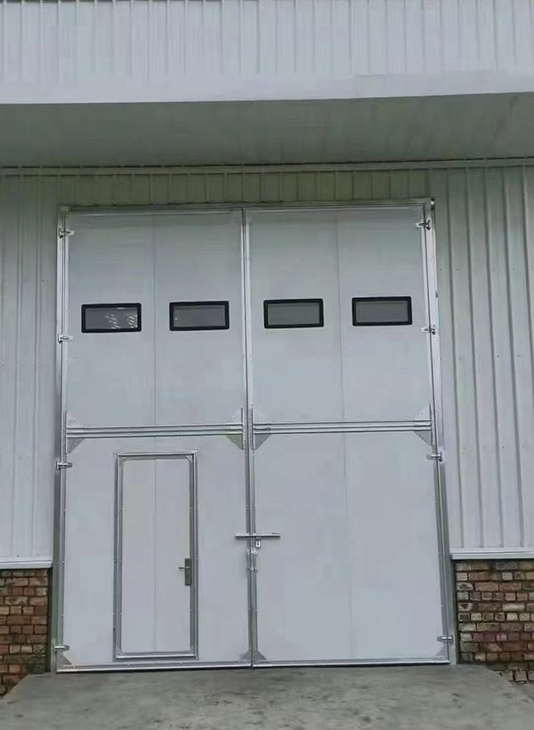 伊吾工业门在设备装配车间出入口的实施记录