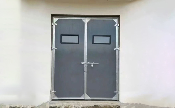 伊吾工业门在高温作业区域的运行表现