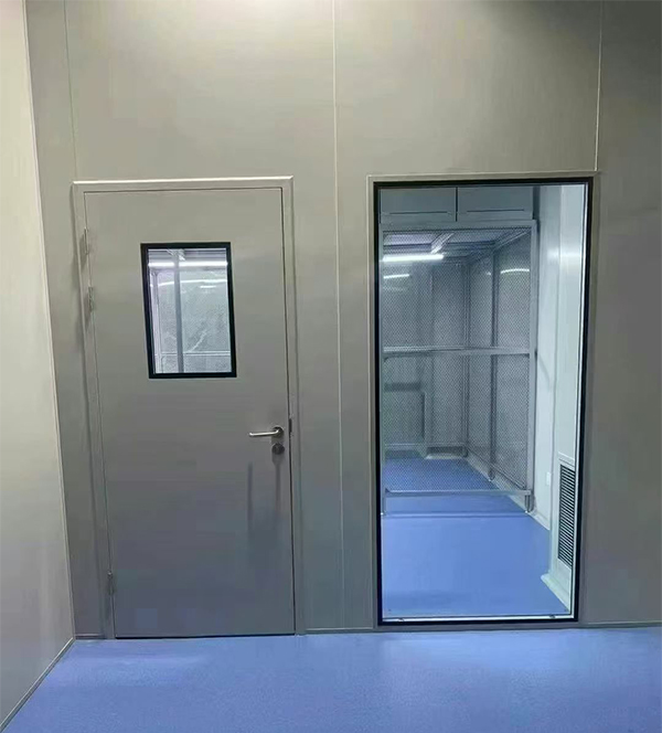 学校教学楼完成伊吾防火门标准化安装